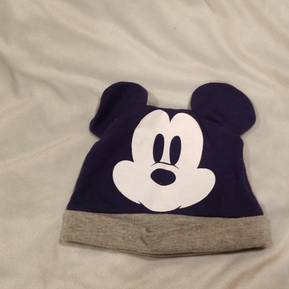 Mikey mouse and nike hat - Picture 2 of 5